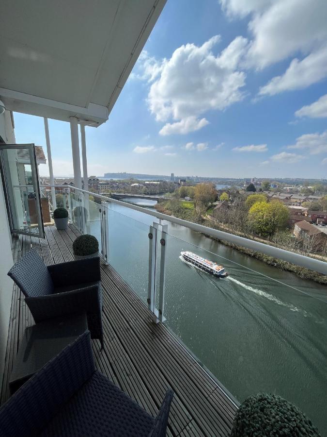 Century Wharf Apartments By Urban Space カーディフ エクステリア 写真